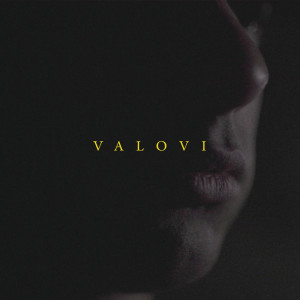 ดาวน์โหลดและฟังเพลง Valovi พร้อมเนื้อเพลงจาก Zala Kralj & Gašper Šantl