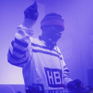 Listen to Burn da Roof (Explicit) song with lyrics from Traxman