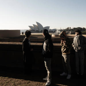 playboicamau的專輯SYDNEY FREESTYLE (feat. Killi, Lil Huzh & Nicolai) [Explicit]