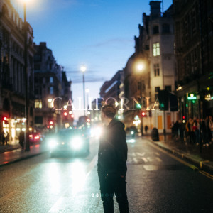 Dengarkan lagu California nyanyian Georgie Keller dengan lirik