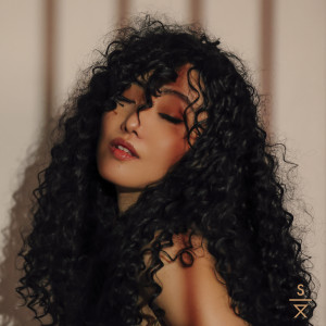 Dengarkan lagu Sunday Kind of Love nyanyian 郑双双 dengan lirik