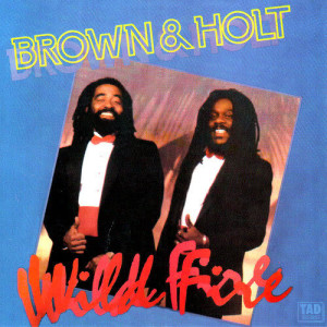 ดาวน์โหลดและฟังเพลง Wild Fire พร้อมเนื้อเพลงจาก Dennis Brown