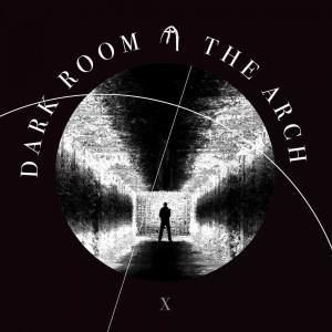 Dengarkan lagu Dark Room nyanyian The Arch dengan lirik