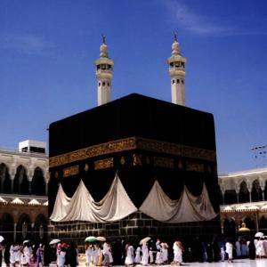 ดาวน์โหลดและฟังเพลง Surat Al Muminun พร้อมเนื้อเพลงจาก Sheikh Khaled Al Qahtani