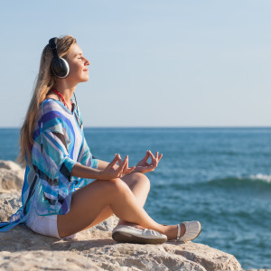Deep Blue Meditation: Serene Meditation Music with Ocean Soundscape dari Chakra Balancing Meditation