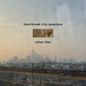 ดาวน์โหลดและฟังเพลง Cold Water พร้อมเนื้อเพลงจาก Chloe Lilac