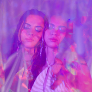 Listen to Mentiras song with lyrics from Juliah