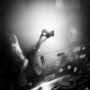 收聽RØZ的CORA DE HIELO歌詞歌曲