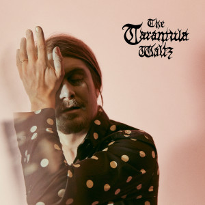 ดาวน์โหลดและฟังเพลง Fallin' พร้อมเนื้อเพลงจาก The Tarantula Waltz