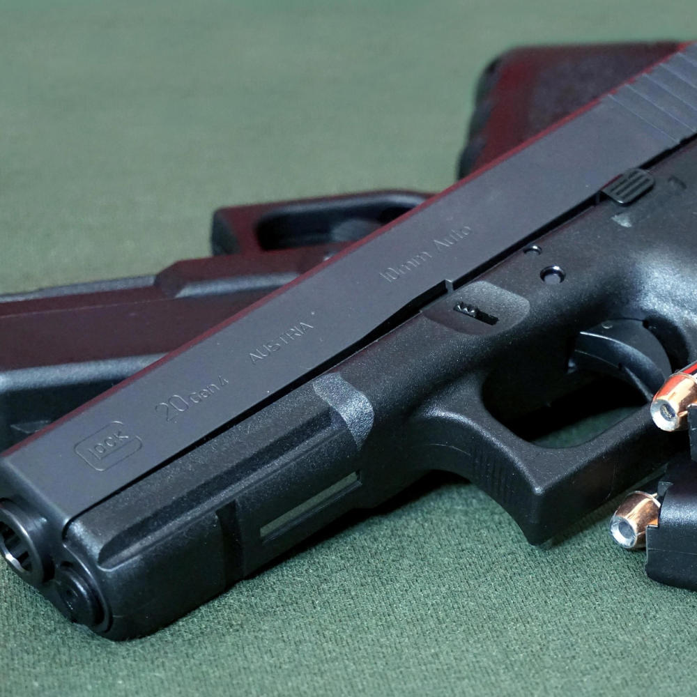 Glock celuje w glosy (Explicit)