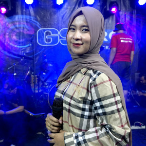 Dengarkan Mawar Putih lagu dari Renika Putri dengan lirik