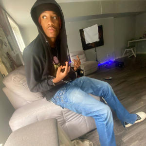 收聽6lacc的Tryna find peace (Explicit)歌詞歌曲