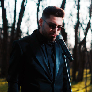 Listen to Departe de Tine song with lyrics from Luis Gabriel