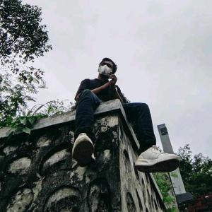 Listen to Kas Biar Sudah song with lyrics from Sahpace