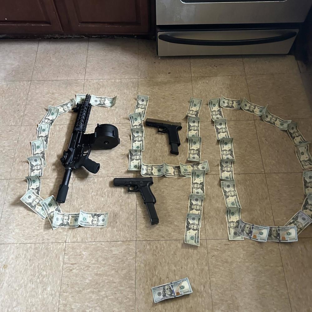 C4D Black - Lookin 4 YV's (feat. Lil Motion   & Baby Sosa) (Explicit)