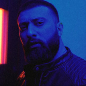 Listen to Təcili Yardım song with lyrics from Miro