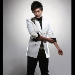 ดาวน์โหลดและฟังเพลง 爱没有尽头 พร้อมเนื้อเพลงจาก 多亮