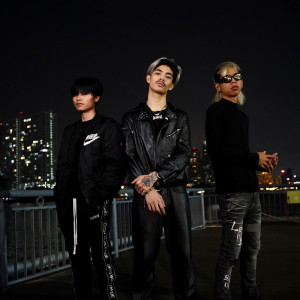 Listen to เรื่องราวที่ผ่าน song with lyrics from BUNG G!