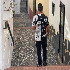 收聽eMbi的VACILANDO歌詞歌曲