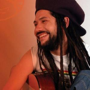 收聽Quique Neira的Gratitud a Free K歌詞歌曲