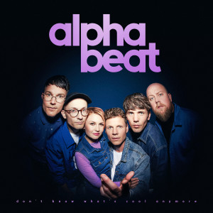 ดาวน์โหลดและฟังเพลง Goldmine พร้อมเนื้อเพลงจาก Alphabeat