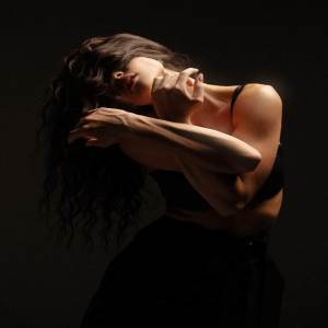 收聽ZaadOat的ยื้อ歌詞歌曲