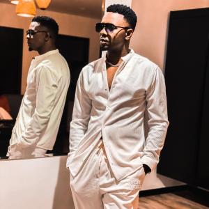 收聽PiksyMw的Kutali歌詞歌曲