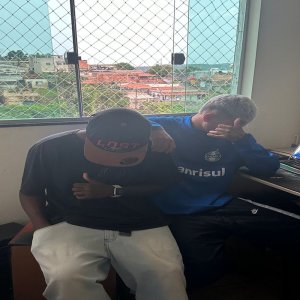 Dengarkan lagu Desilusão (Explicit) nyanyian DJ Everton Martins dengan lirik