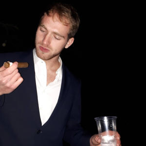 收聽Onynold的WHAATEVEER (feat. LVCA)歌詞歌曲