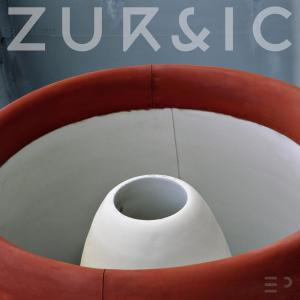 收聽ZUR&IC的Nothing Going On Here歌詞歌曲