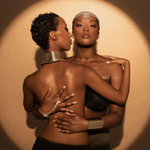 ดาวน์โหลดและฟังเพลง Taboo พร้อมเนื้อเพลงจาก Karen Nyame KG