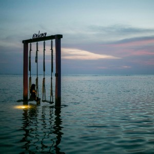 Dengarkan lagu Lonely nyanyian Chakra Architect dengan lirik