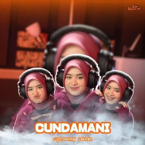 收听Woro Widowati的Cundamani歌词歌曲