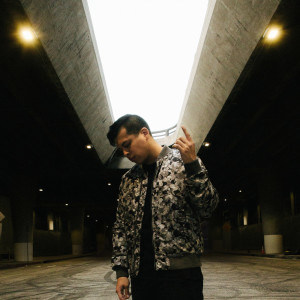 收听Spencer X的Be Somebody歌词歌曲