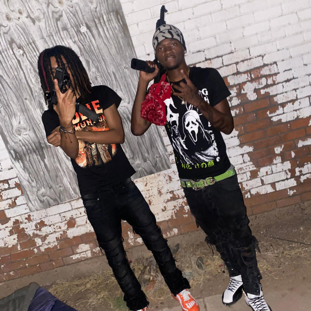 Bakk up (feat. SLIZZA!) (Explicit)