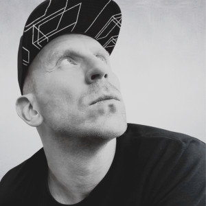 Dengarkan New Music Incoming lagu dari AdamK dengan lirik