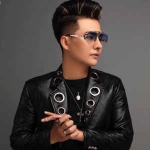 Listen to Dù Ta Không Cùng Nhau (Beat) song with lyrics from Dương Minh Kiệt