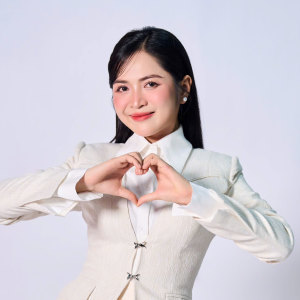 Listen to Mái Ấm Gia Đình song with lyrics from Nguyen Van Chung