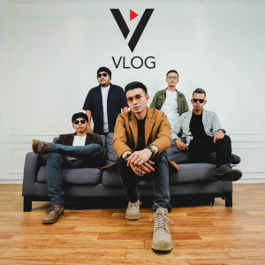 Listen to Rahasia Indah song with lyrics from Vlog