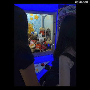 ดาวน์โหลดและฟังเพลง Esa B-!$# พร้อมเนื้อเพลงจาก GNZY