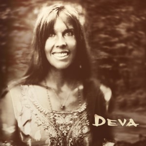 ดาวน์โหลดและฟังเพลง Seven Chakra Gayatri Mantra พร้อมเนื้อเพลงจาก Miten & Deva Premal