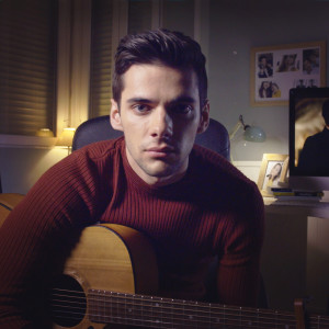 Listen to Todo un poco regular song with lyrics from Alvaro Rico