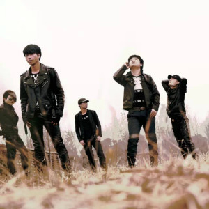 ดาวน์โหลดและฟังเพลง 速度与激情 พร้อมเนื้อเพลงจาก 异域森林乐队