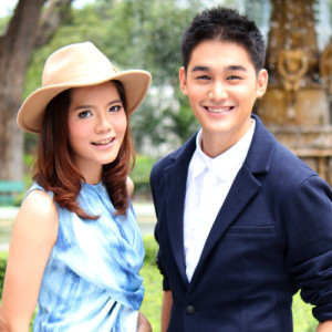 ดาวน์โหลดและฟังเพลง เธอมาทำให้ฉันรัก feat.เตชินท์ พร้อมเนื้อเพลงจาก เอิ้น พิยะดา