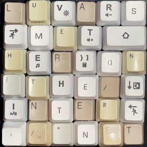 ดาวน์โหลดและฟังเพลง Met Her on the Internet พร้อมเนื้อเพลงจาก Luvars