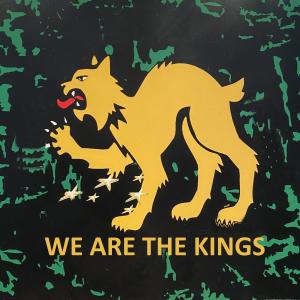 ดาวน์โหลดและฟังเพลง We Are the Kings พร้อมเนื้อเพลงจาก Costello Company