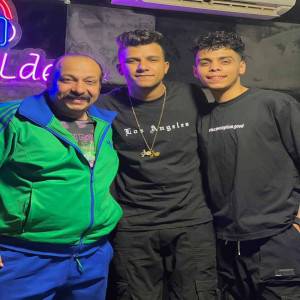 Listen to احنا ياما ضيعنا song with lyrics from Essam Saasa