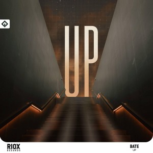 Dengarkan lagu Up nyanyian BAT3 dengan lirik