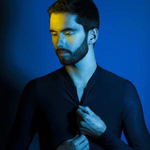 Dengarkan À Nouveau lagu dari Alexis Carlier dengan lirik