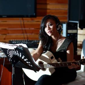 Dengarkan lagu ความรู้สึกบอก nyanyian Aluna dengan lirik
